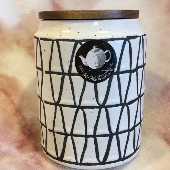 White & Black Geometric Ceramic Coffee Storage Canister NWT The Old Pottery Co - Picture 4 of 16